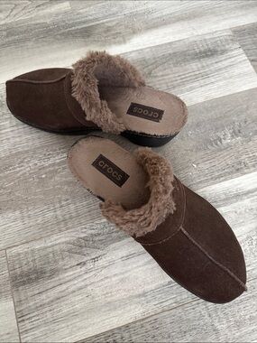 CROCS Brown Faux Fur Lined Suede Clog Mules